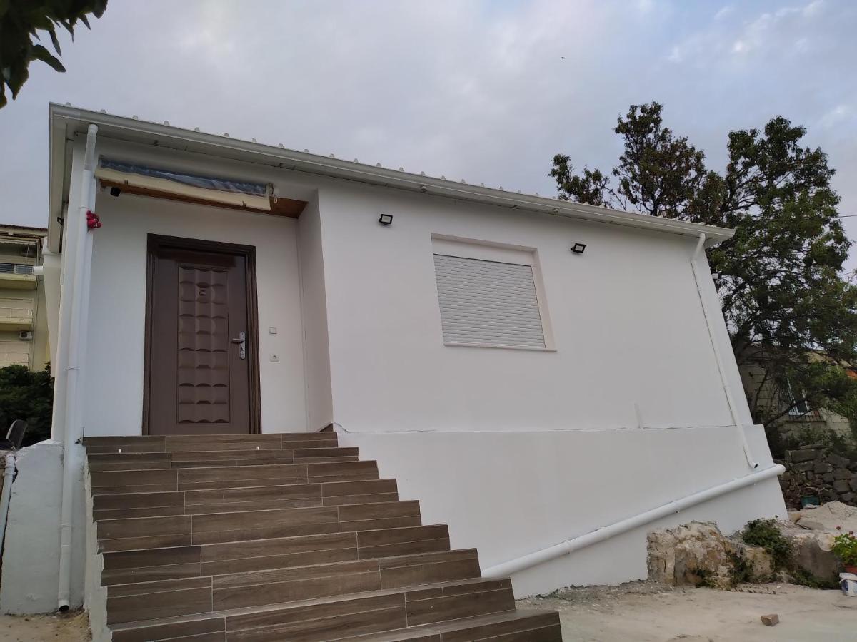Condo Rooms Sarande Bagian luar foto
