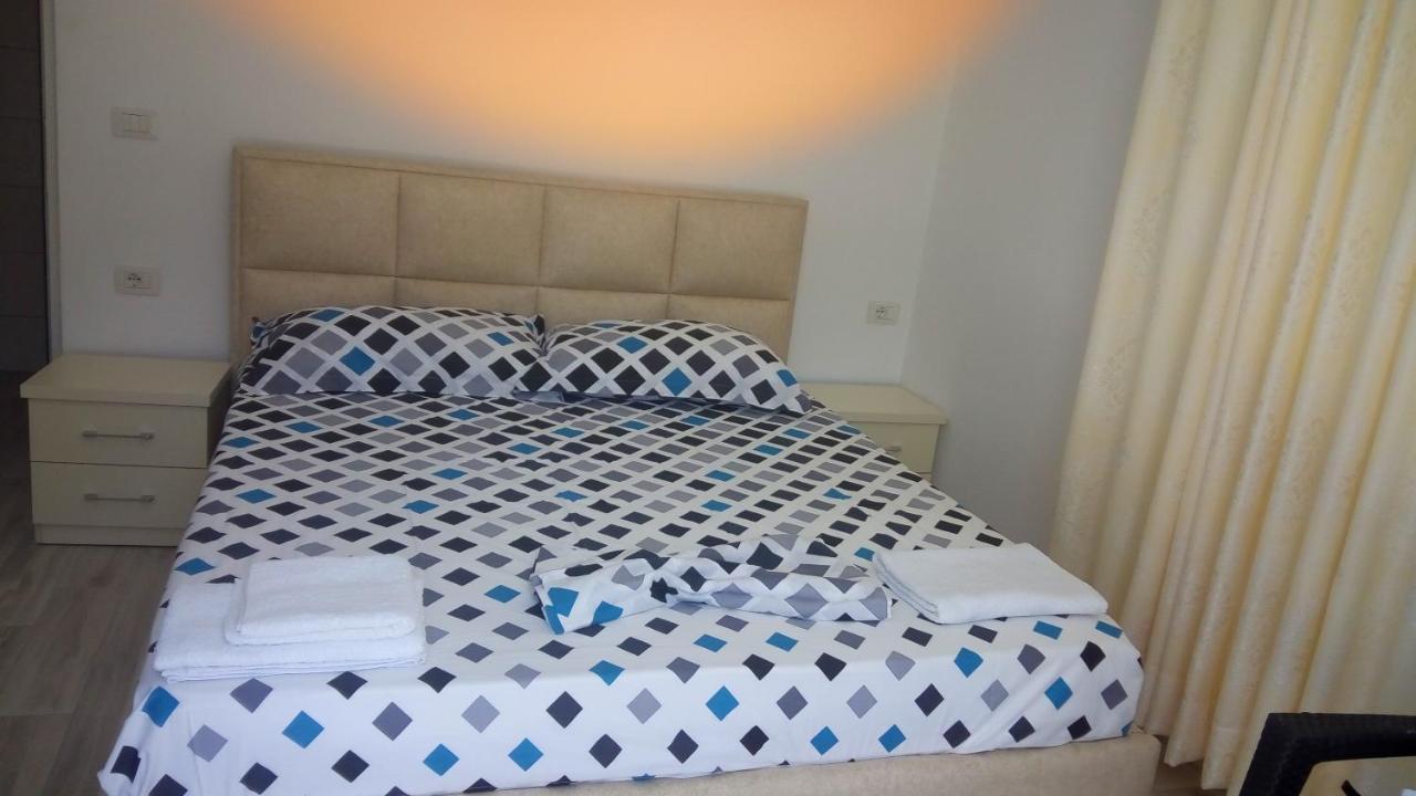 Condo Rentals Sarande Bagian luar foto