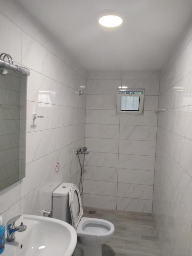 Condo Rentals Sarande Bagian luar foto