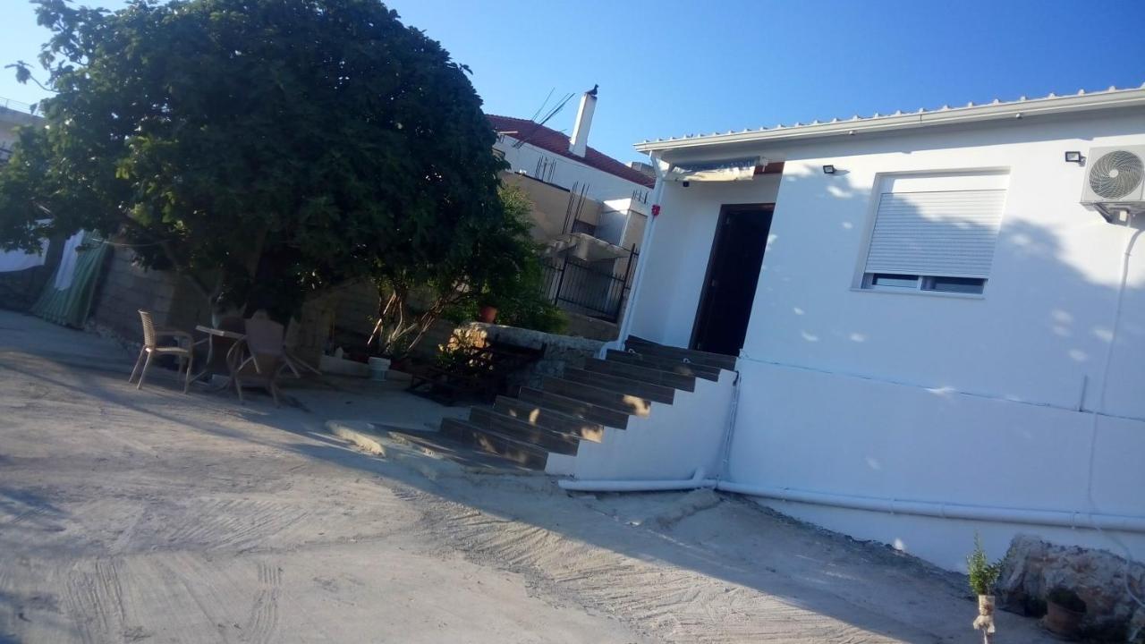 Condo Rooms Sarande Bagian luar foto