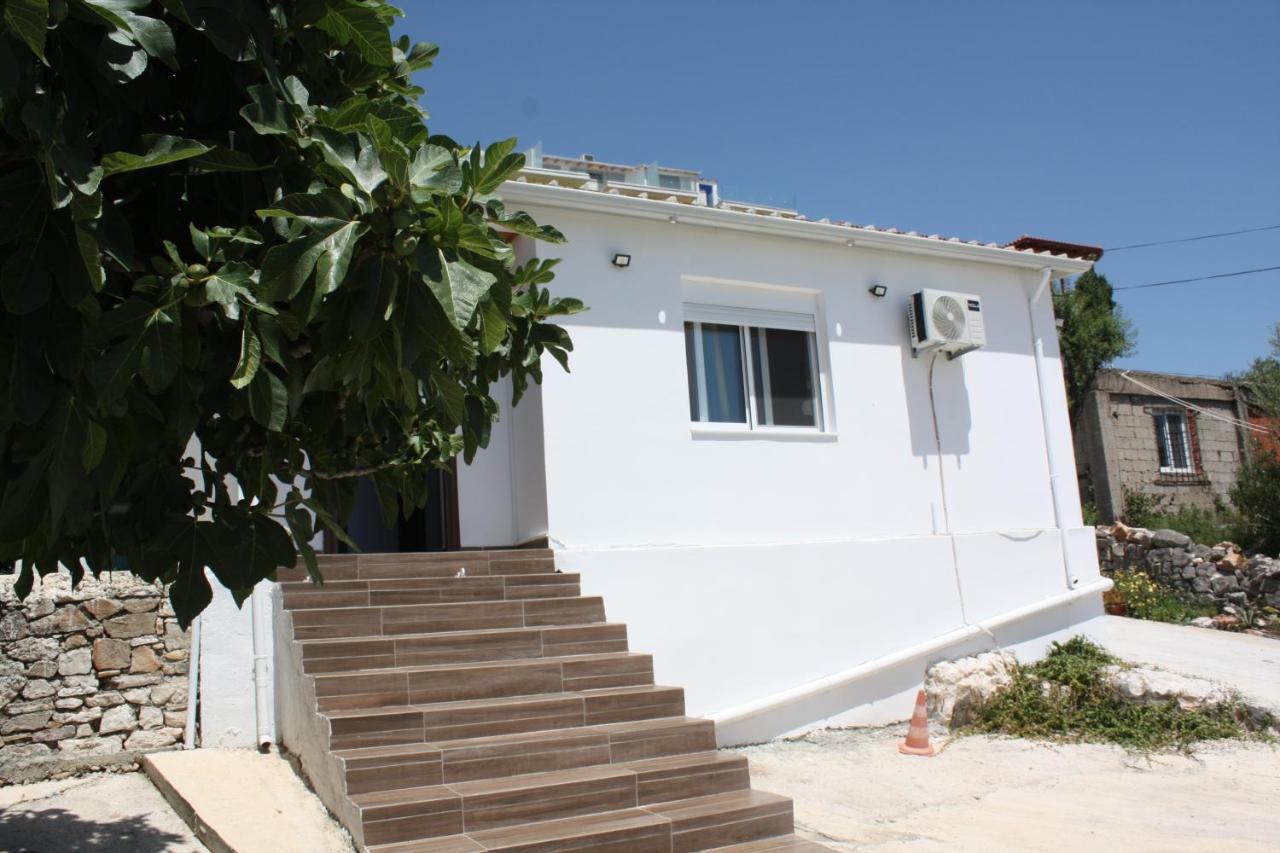 Condo Rooms Sarande Bagian luar foto